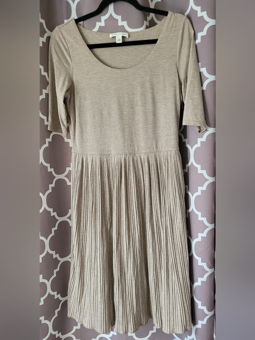 Banana Republic Women's Oatmeal Pleated Knit Dress
